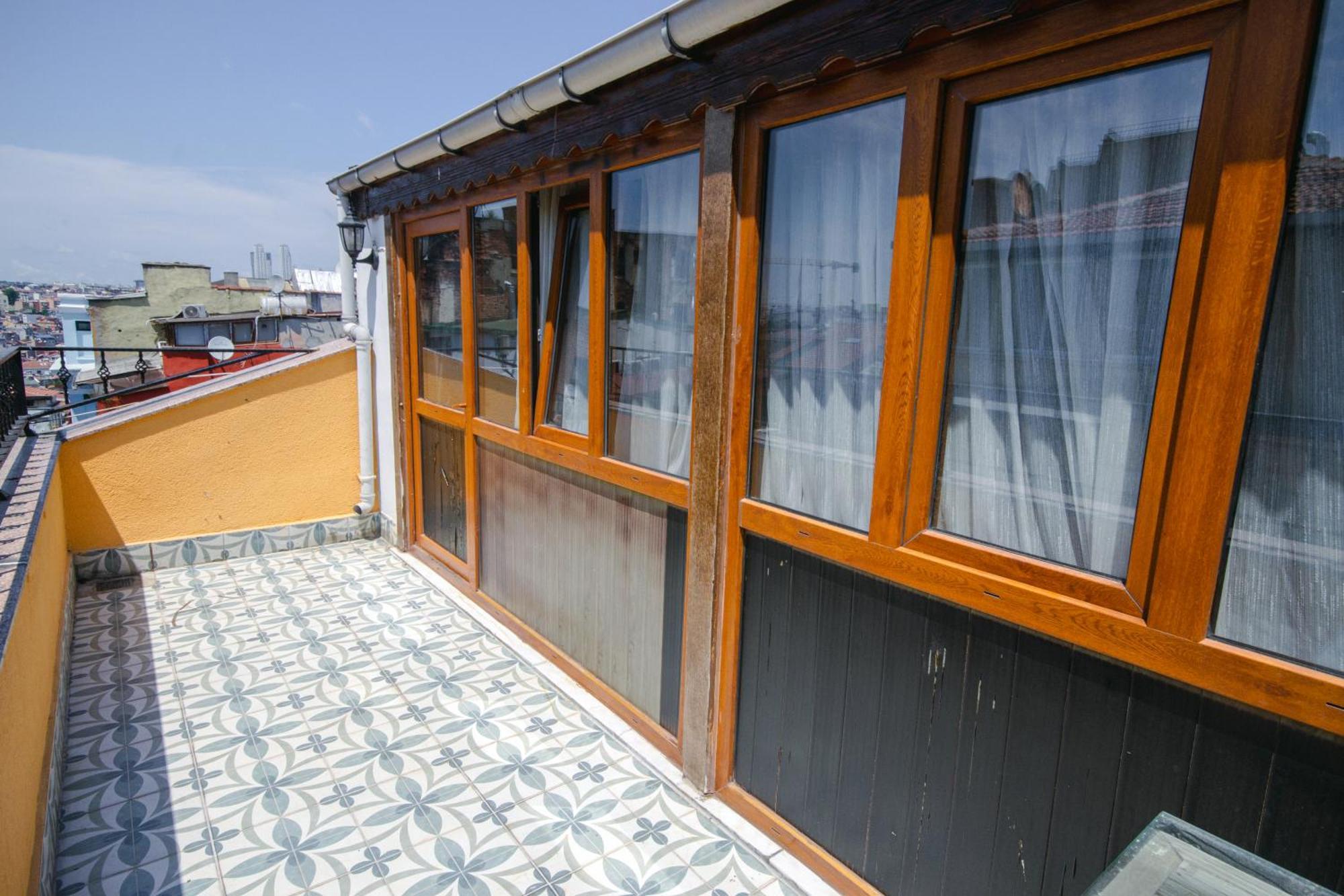 Iq Hotel Beyoglu Istanboel Buitenkant foto