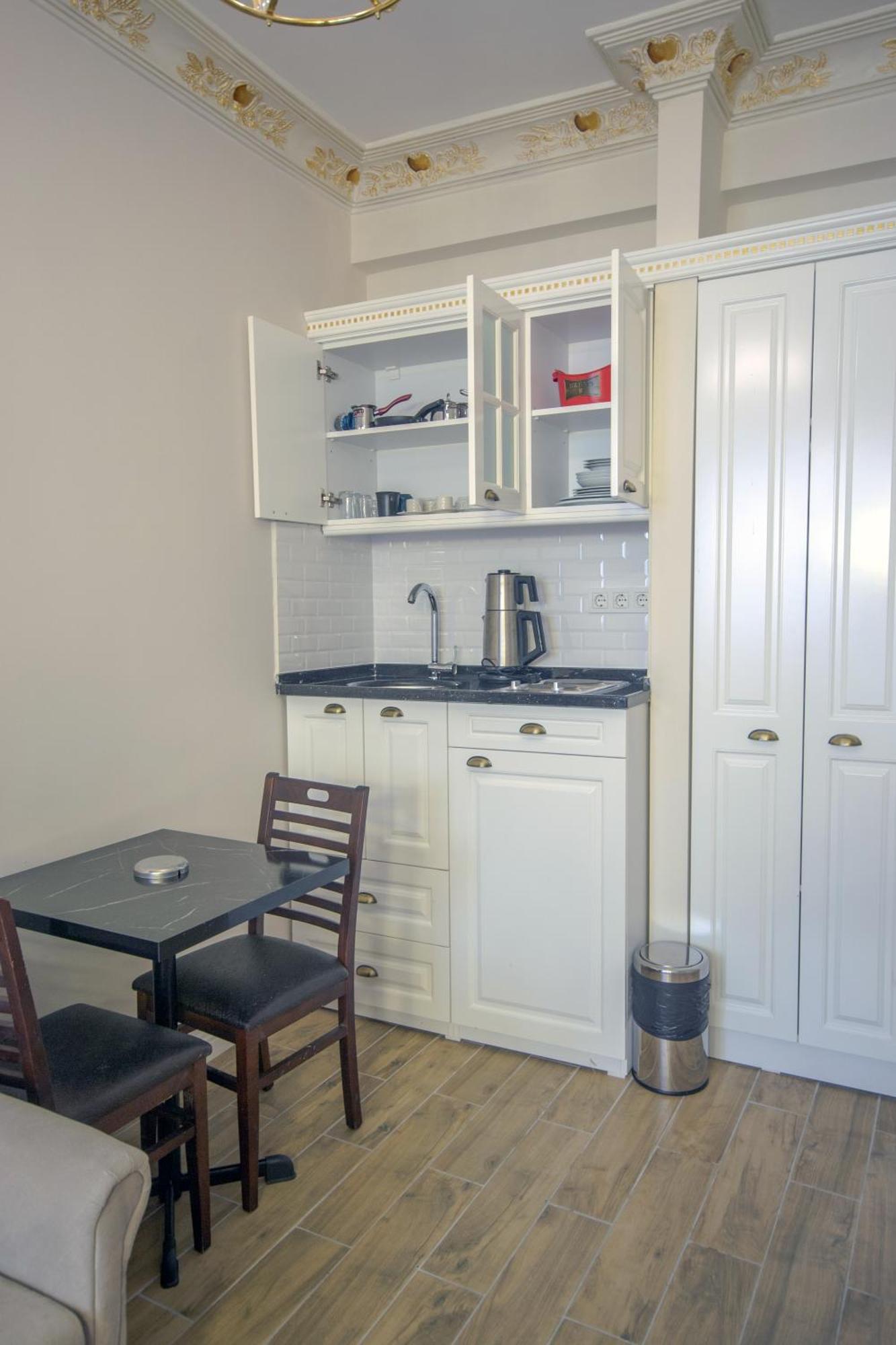 Iq Hotel Beyoglu Istanboel Buitenkant foto