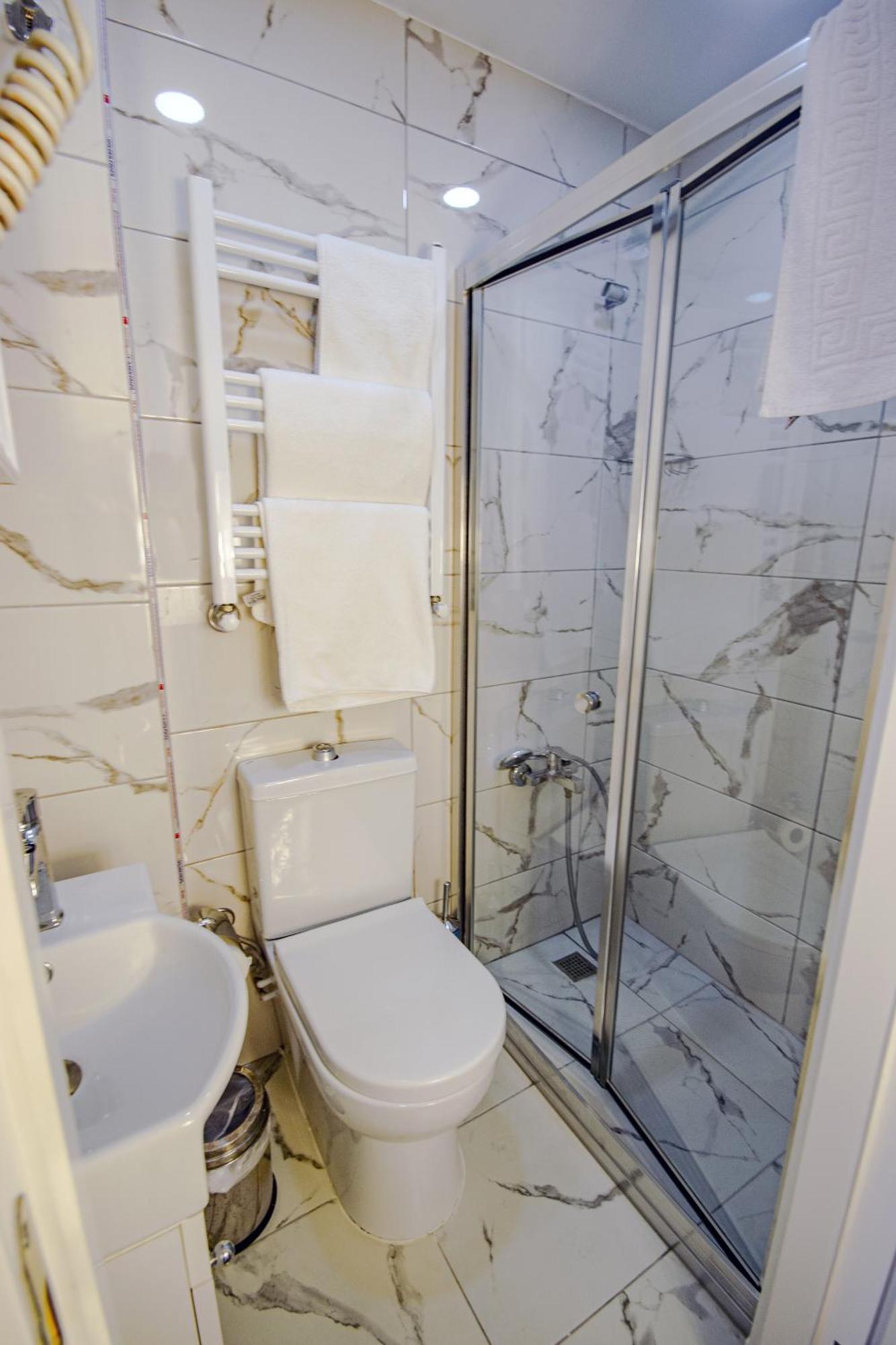 Iq Hotel Beyoglu Istanboel Buitenkant foto